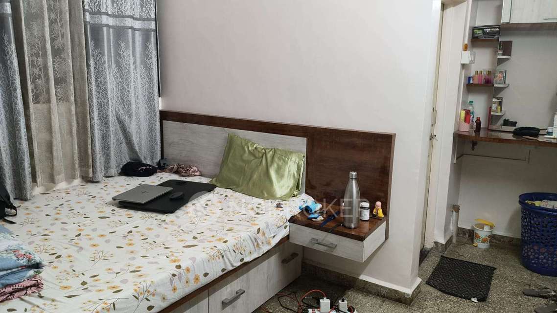 Single Room for Female In 2 BHK  In Mahabali Chowk