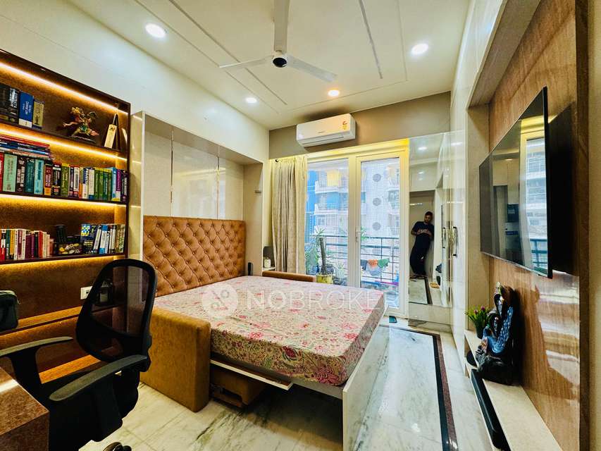 3 BHK Flat In Mahagun Mansion For Sale  In Indirapuram