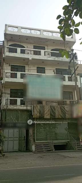 Showroom in Bhera Enclave, Delhi for Rent 