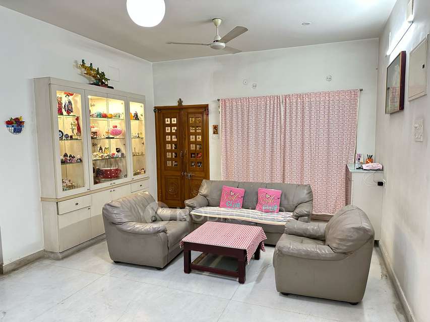 3 BHK Flat In Shree Apartments For Sale  In 11th Street