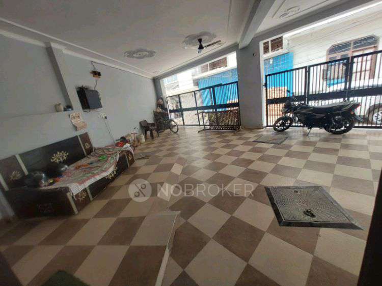 Single Room for Male In 2 BHK  In Patel Nagar