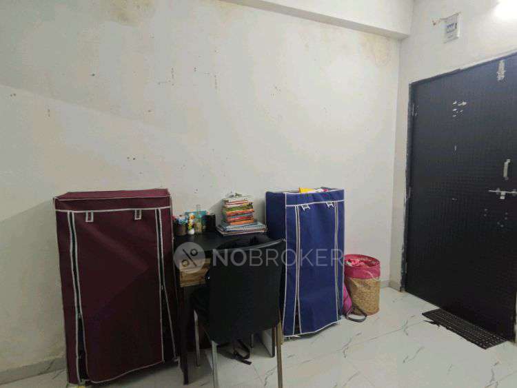 Shared Room for Female In 1 BHK  In Sb In Gokhalenagar