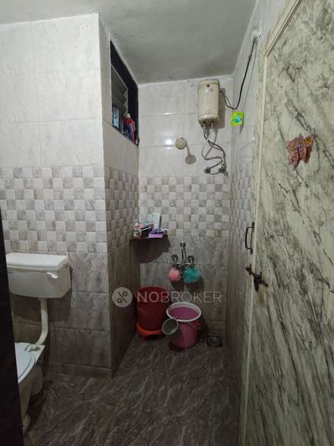 Shared Room for Female In 1 BHK  In Sb In Gokhalenagar