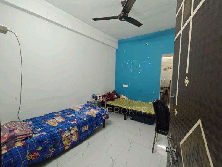 Shared Room for Female In 1 BHK  In Sb In Gokhalenagar