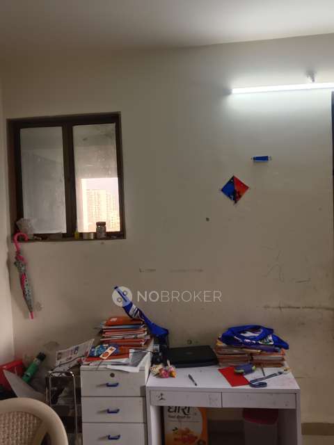 2 BHK Flat In Bhatia Esspee Tower For Sale  In Borivali East