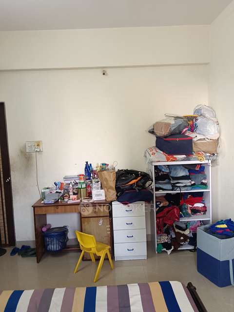 2 BHK Flat In Bhatia Esspee Tower For Sale  In Borivali East