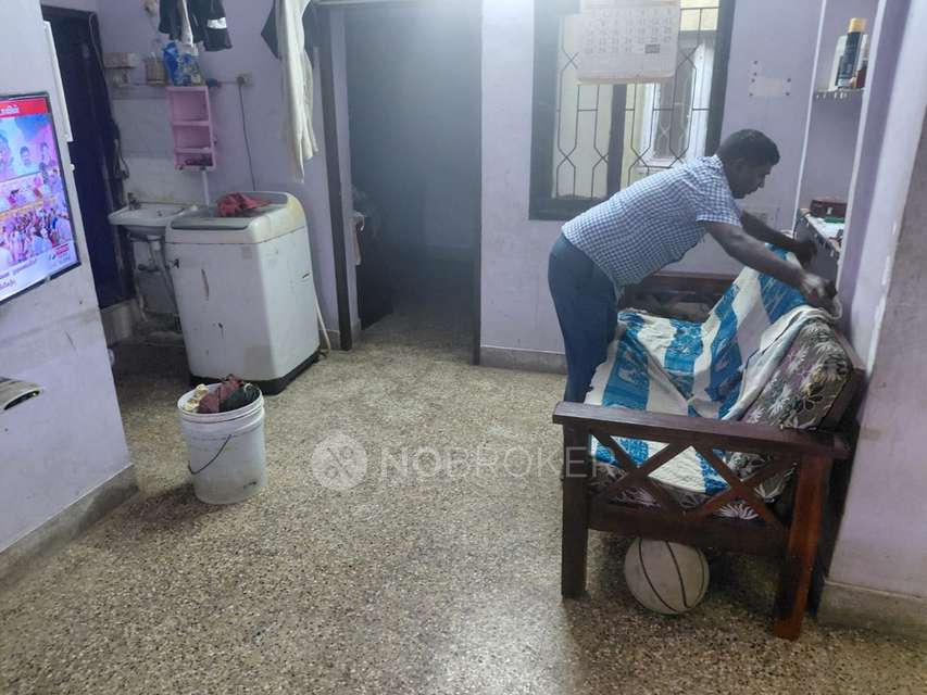 2 BHK Flat In Jayalakshmi Apartment For Sale  In Valasaravakkam