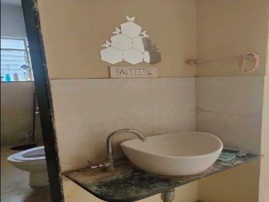 Single Room for Female In 3 BHK  In Anantashlip Socitey B Wing F.no - 1003 In Bavdhan