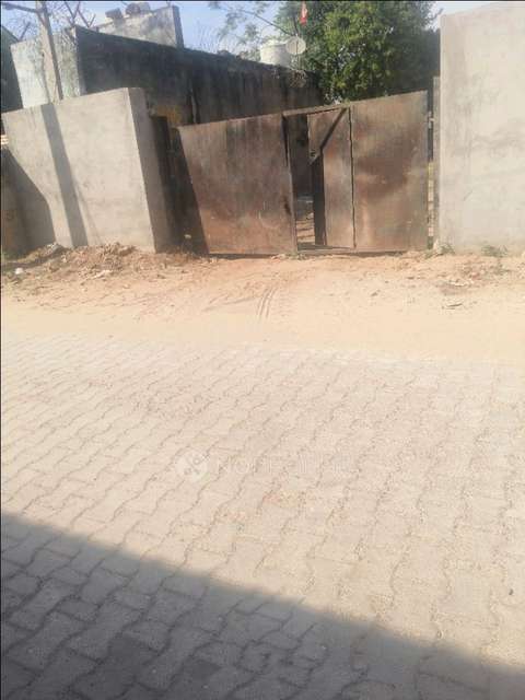 Godown/Warehouse in Sector-63a, Gurgaon for Rent 