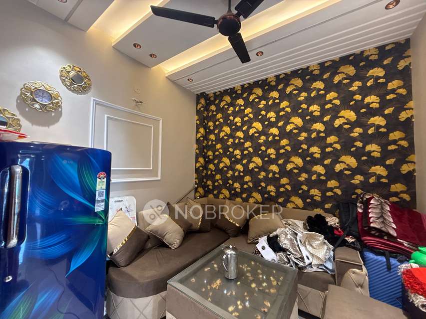 1 BHK Villa In Mohan Garden For Sale  In Razapur Khurd