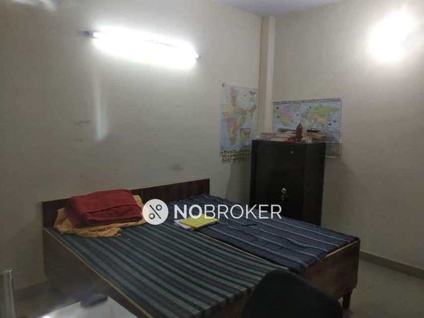 Single Room for Male In 2 BHK  In Mukherjee Nagar