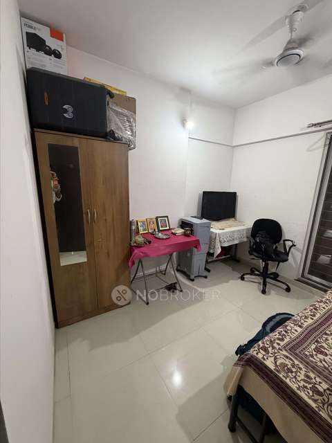 Single Room for Male In 3 BHK  In Mantra Insignia, Mundhwa In Mundhwa
