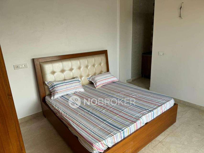 4+ BHK Flat In Standalone For Sale  In Sector 57