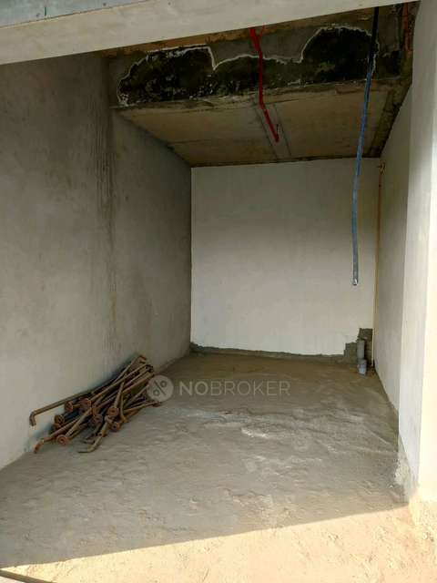 Shop in Knowledge Park Ii, Greater Noida for Rent 