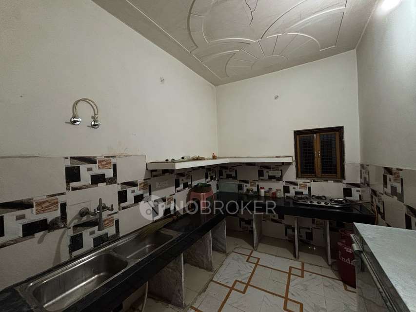 2 BHK House for Rent  In Gupta Market