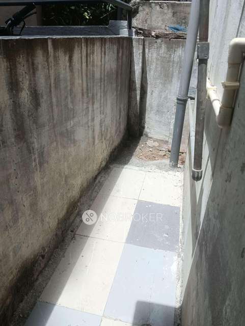 2 BHK Flat In Sri Towers For Sale  In Moosapet