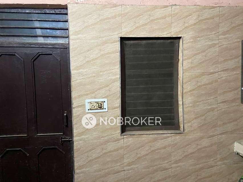 1 BHK House For Sale  In Mukherjee Nagar