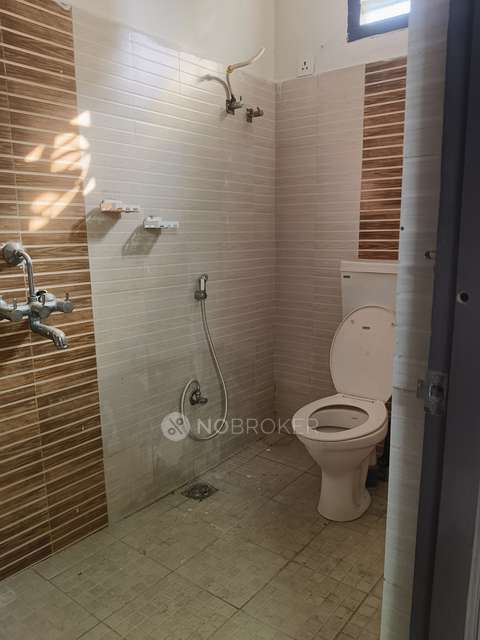 3 BHK Flat In Gruhalakshmi Lake View  For Sale  In Miyapur