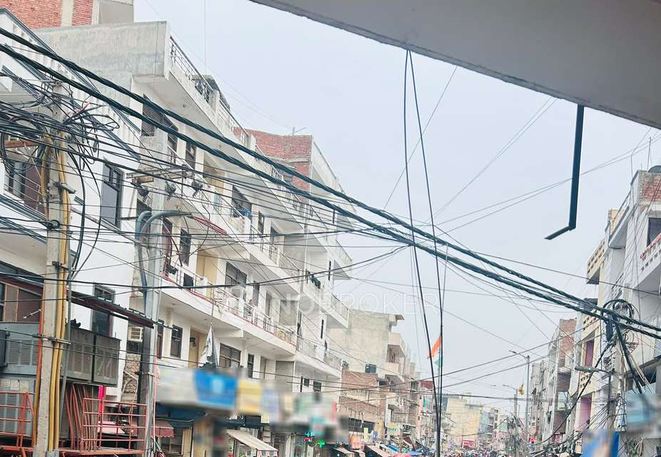 Shop in Ghitorni, Delhi for Rent 