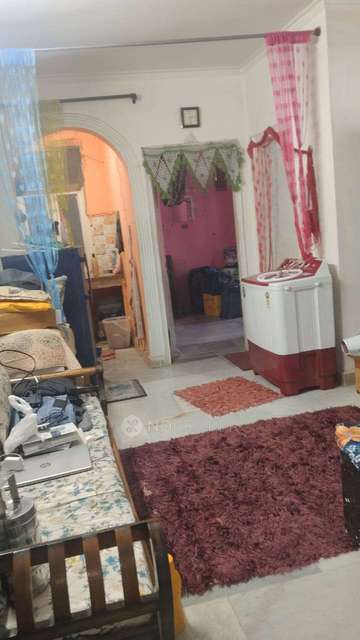 Shared Room for Female In 1 BHK  In Apartment In Chattarpur Metro Station