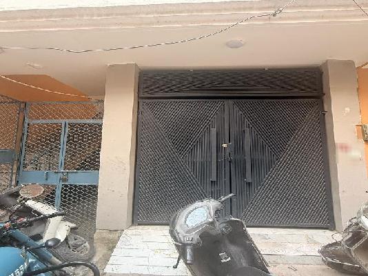 2 BHK Flat For Sale  In Janakpuri