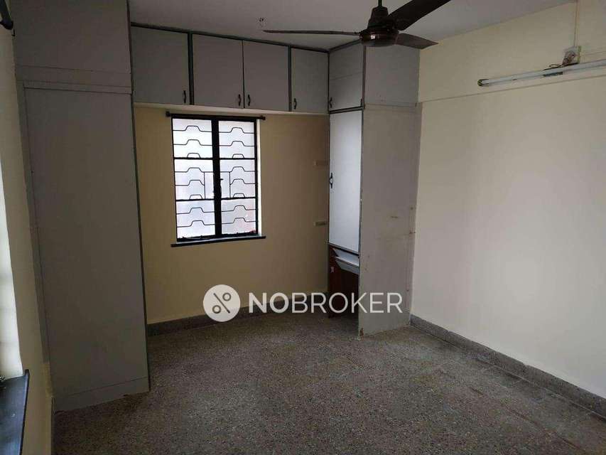 2 BHK Flat In Bandal Complex For Sale  In Kothrud