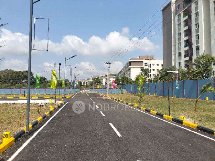 Plot For Sale  In Elite City In Perungalathur