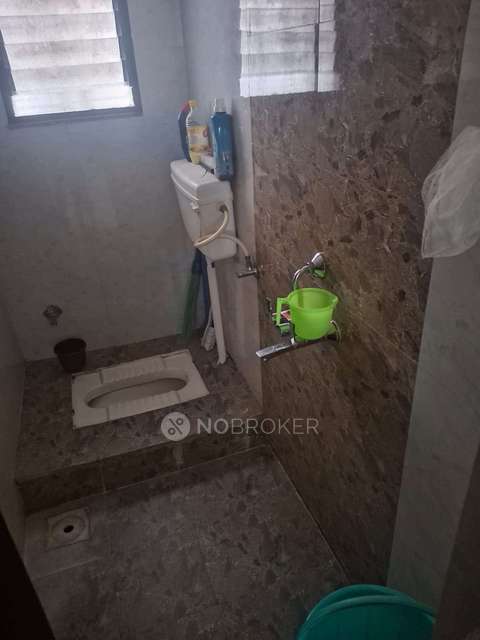 Single Room for Female In 2 BHK  In Vanashree Apartments In Hadapsar