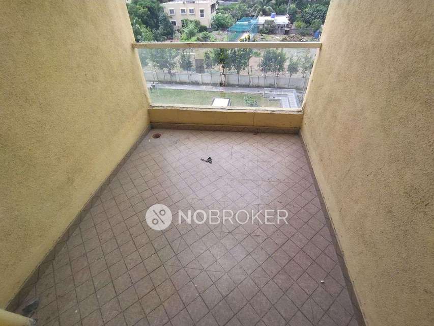 2 BHK Flat In Ravinanada Trinity for Rent  In Wagholi