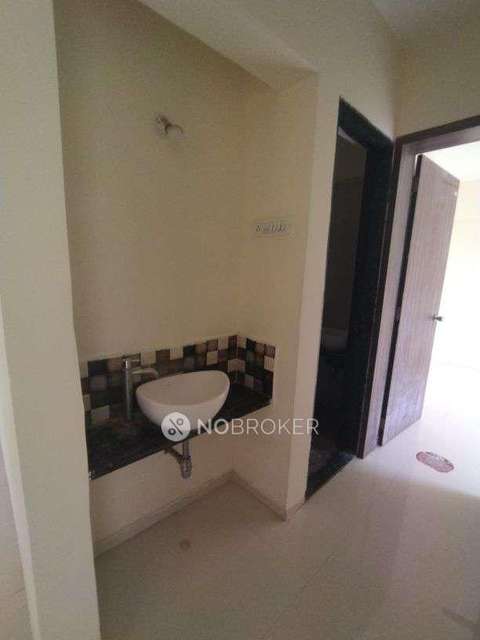 2 BHK Flat In Ravinanada Trinity for Rent  In Wagholi