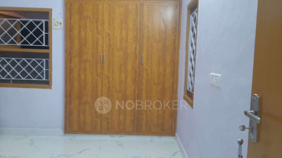 2 BHK Flat In Shera Square for Rent  In Choolaimedu High Road