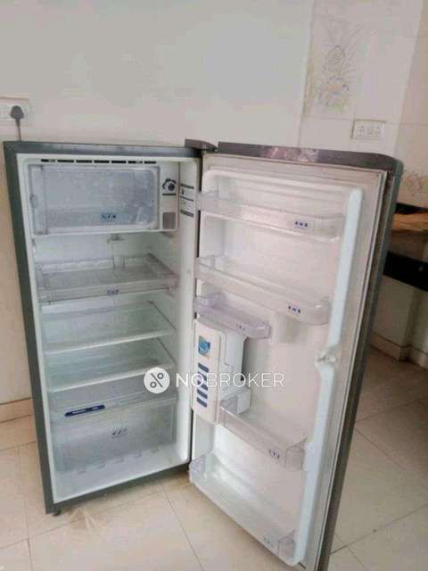 2 BHK Flat In Kunal Icon Co-operative Housing Society For Sale  In Pimple Saudagar