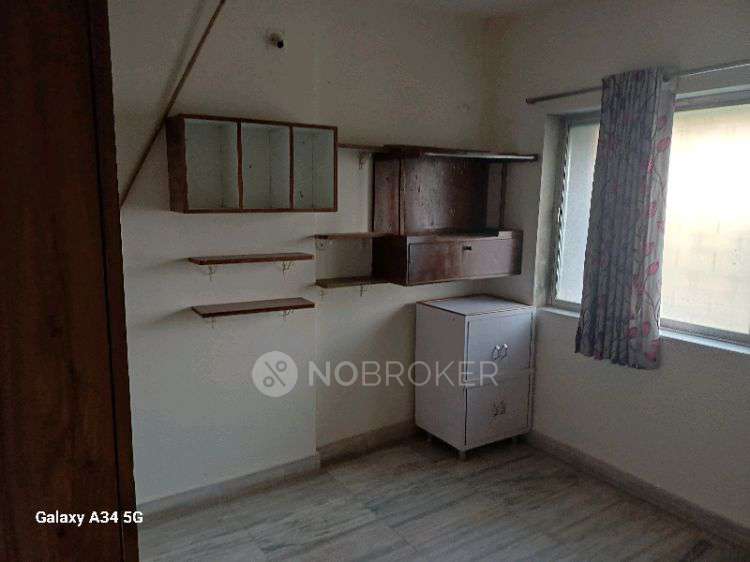 2 BHK Flat In Highland Complex for Rent  In Kandivali West