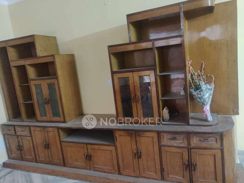 Single Room for Male In 3 BHK  In Beta I