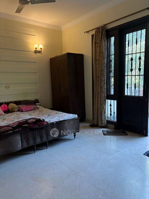 Shared Room for Female In 1 BHK  In Sector 26