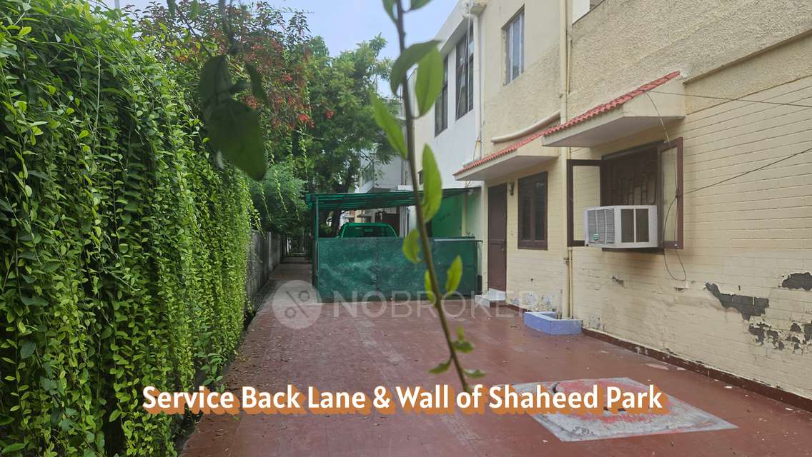 4 BHK Villa In Arun Vihar Ward-7, Noida For Sale  In Sector 29