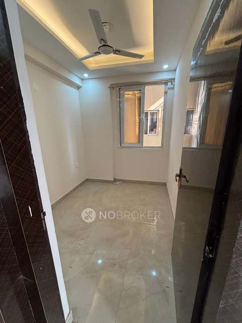 2 BHK Flat In Aims Green Avenue, Sector 4 For Sale  In Sector 4