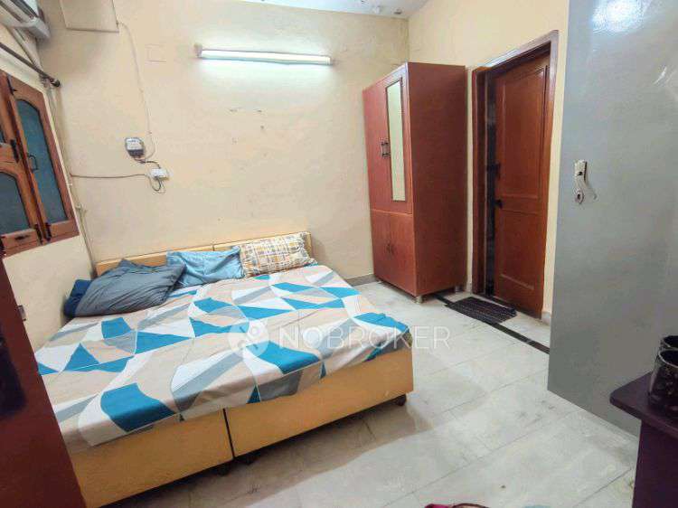 Single Room for Female In 3 BHK  In 4016, Sector 23, Gurugram, Haryana 122017, India