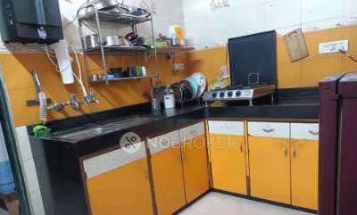 PG for Girls in Goregaon West Metro Station