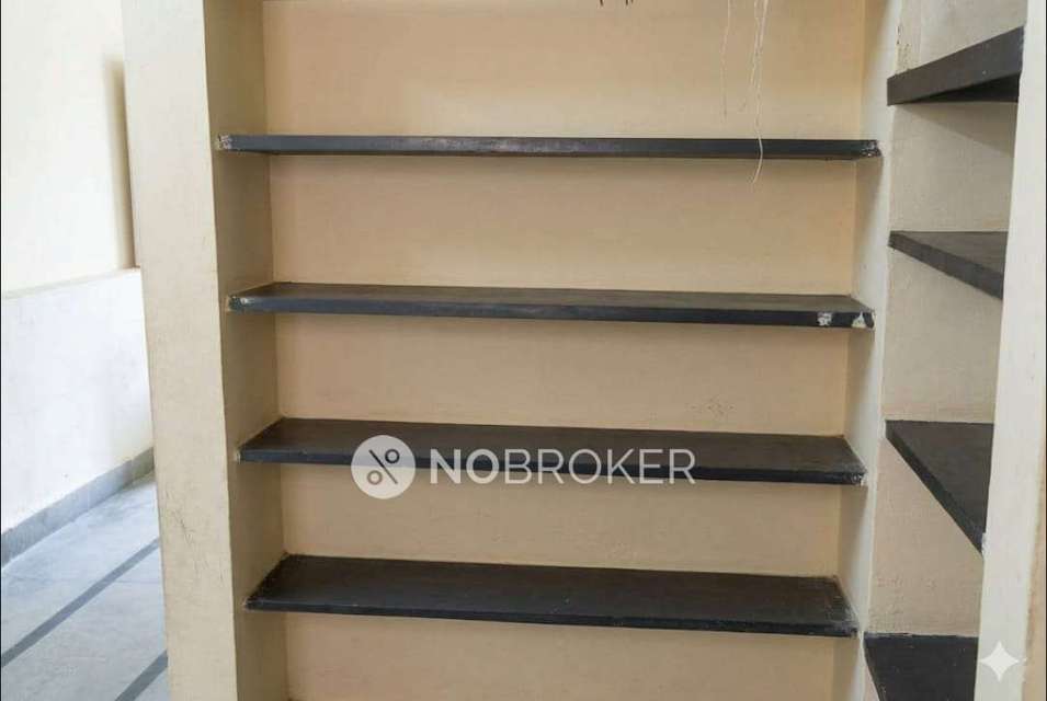 Shared Room for Male In 1 RK  In Karve Nagar