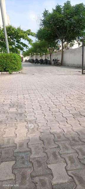 1 RK Flat In Wave City For Sale  In Gaurs Wave City