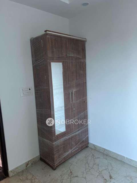 2 BHK Flat In A1tower For Sale  In  Sector 73