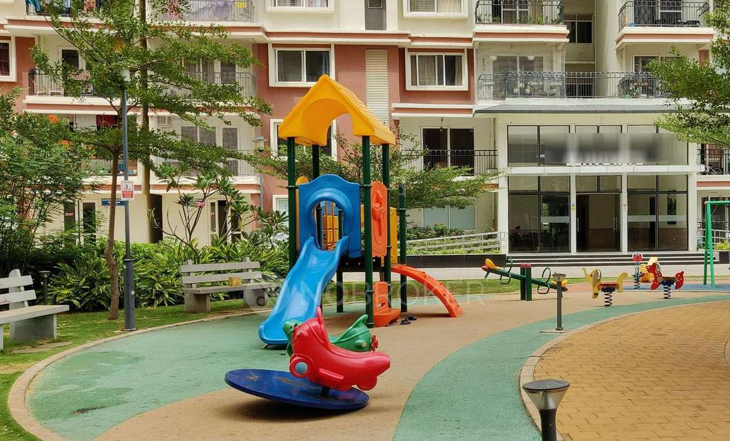 Single Room for Male In 3 BHK  In Prestige Lakeside Habitat In Whitefield