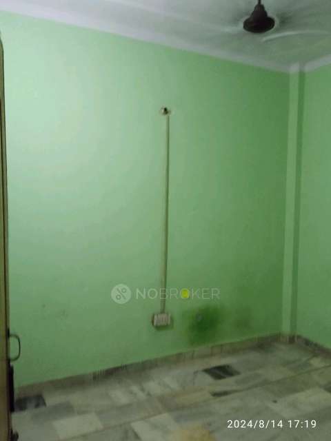 2 BHK Flat In Sb For Sale  In 281 Gate No. 3 Indra Vikas Colony Near, Nirankari Colony, Mukherjee Nagar, Delhi, 110033, India