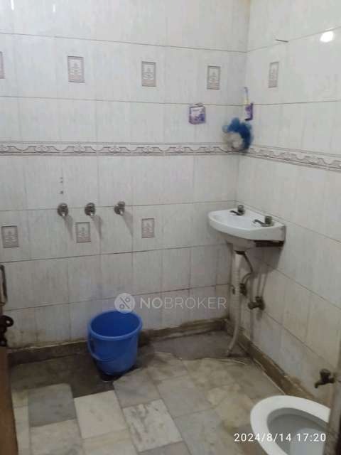 2 BHK Flat In Sb For Sale  In 281 Gate No. 3 Indra Vikas Colony Near, Nirankari Colony, Mukherjee Nagar, Delhi, 110033, India