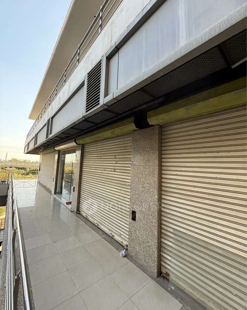 Shop in Sector Alpha Ii, Greater Noida for Rent 