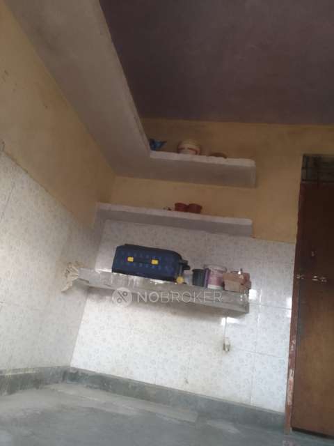 Shared Room for Female In 1 RK  In Sector 62a