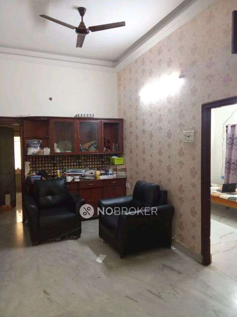 PG for Boys in Capri Towers