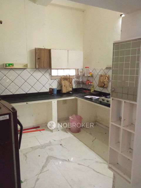 PG for Boys in Capri Towers