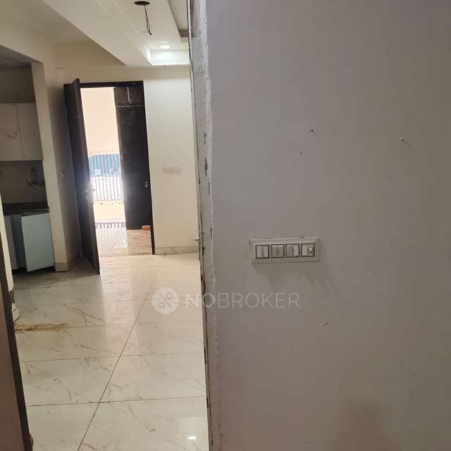 2 BHK Flat In Sb for Rent  In Sector 104 (noida Master Plan 2031)